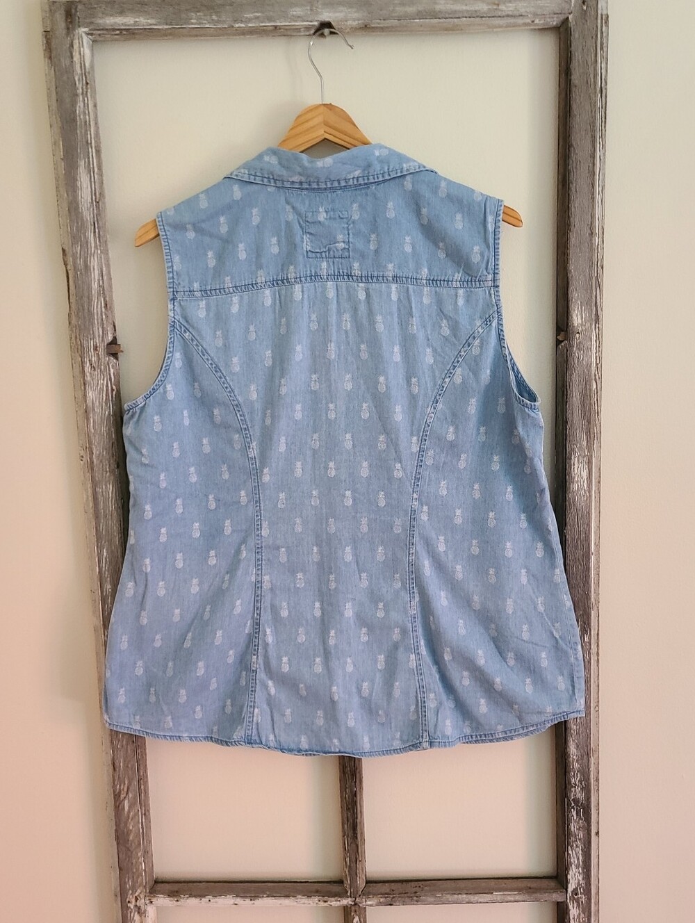 Style & Co Sleeveless Button Down Collared Light Denim Fabric Top Sz L - Picture 2 of 7